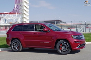 jeep_grand_cherokee_srt8_2014_ride_01