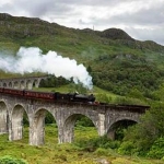 Harry%20potter%20train%20on%20viaduct_56619550